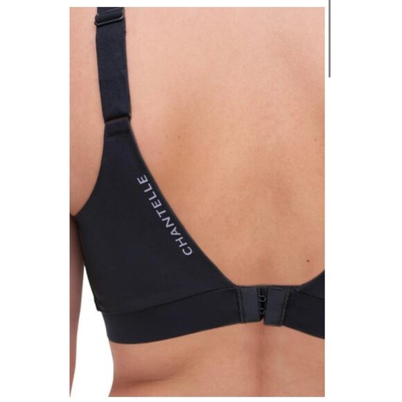 Chantelle Women's Black Stretch Eco Comfort Low Impact Sports Bra Size Small NWT - Picture 2 of 4